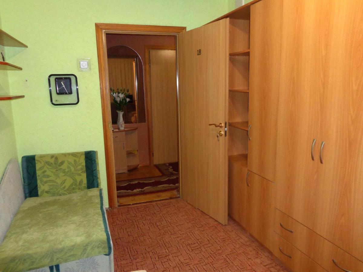 Бюджетные Комнаты: Центральное Расположение с Wi-Fi Ternopil Exterior photo